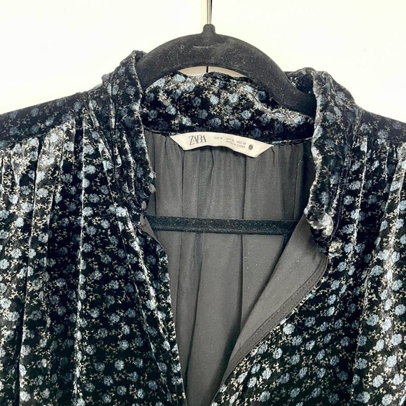 Zara | Black & blue velvet high neck floral long sleeve skater mini dress | Sz M - Picture 6 of 6